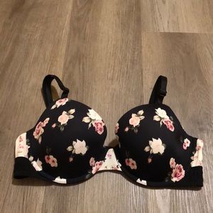 Pink by Victoria’s Secret wear everywhere lightly lined bra
